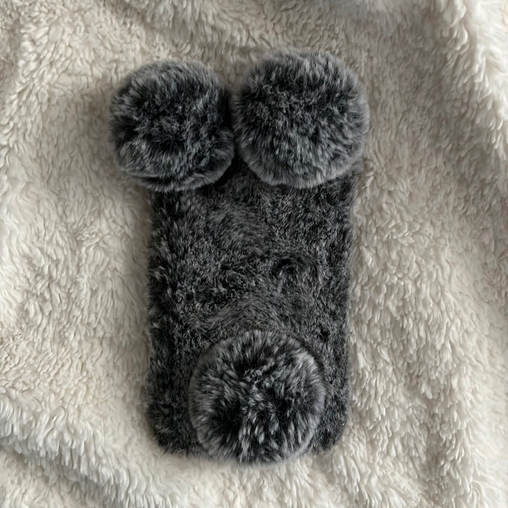 Fluffy bunny Iphone X case!